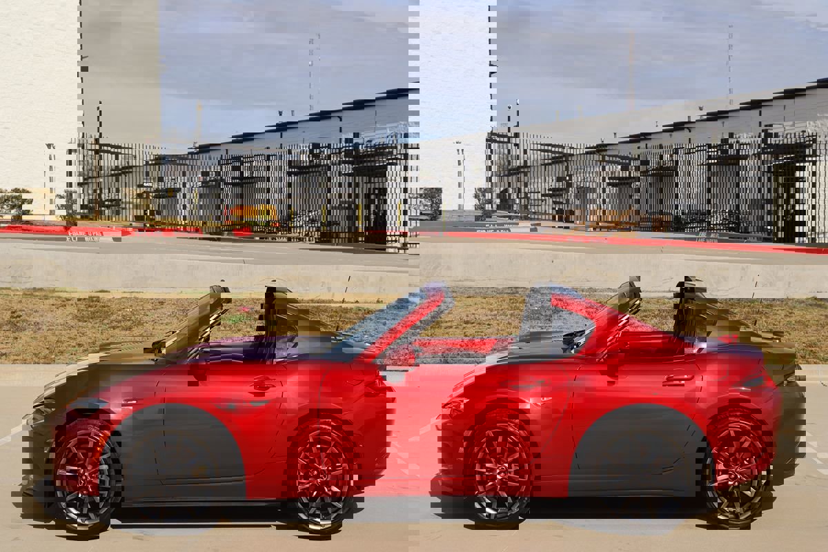 Used 2017 MAZDA MX-5 Miata RF Grand Touring image 11