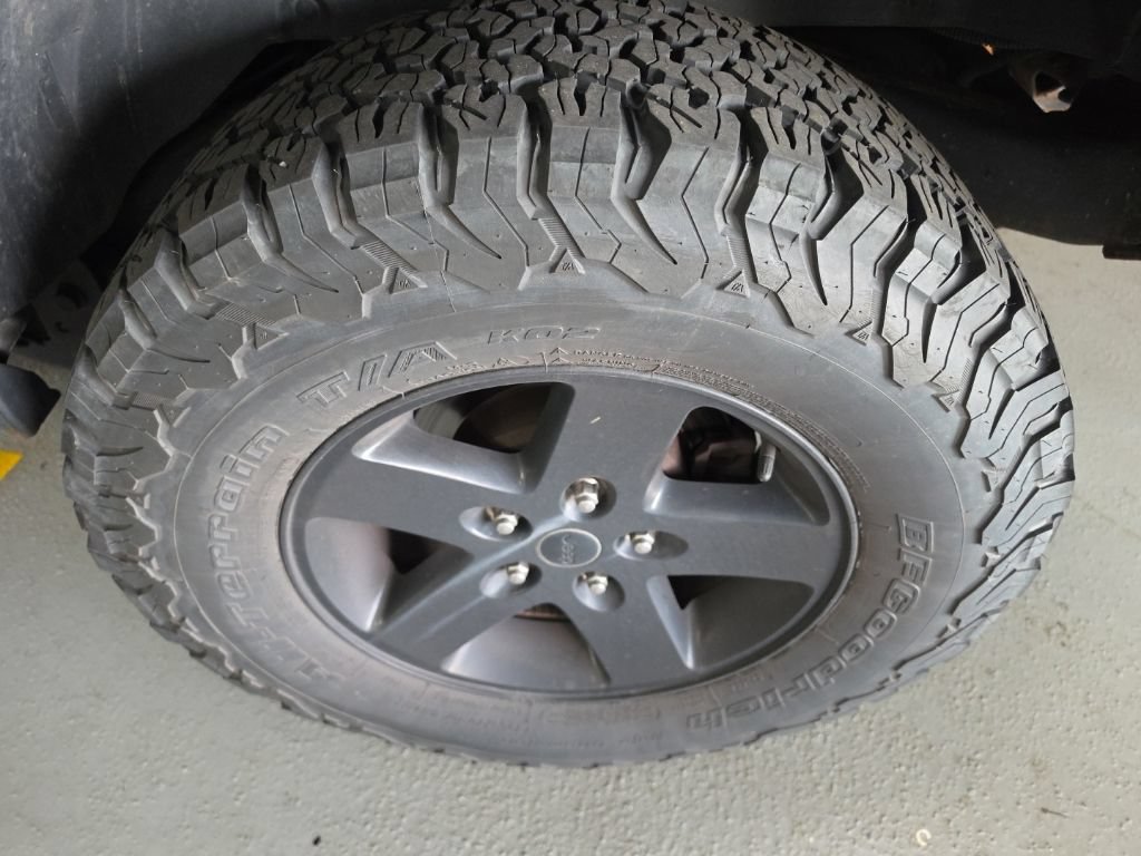 Used 2017 Jeep Wrangler Unlimited Sport AWD/4WD image 6