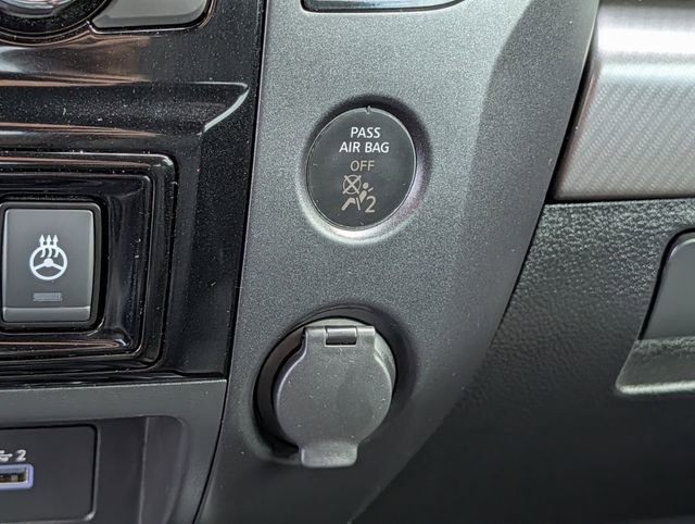 Used 2023 Nissan Titan PRO-4X w/ Pro-4x Convenience Package image 16