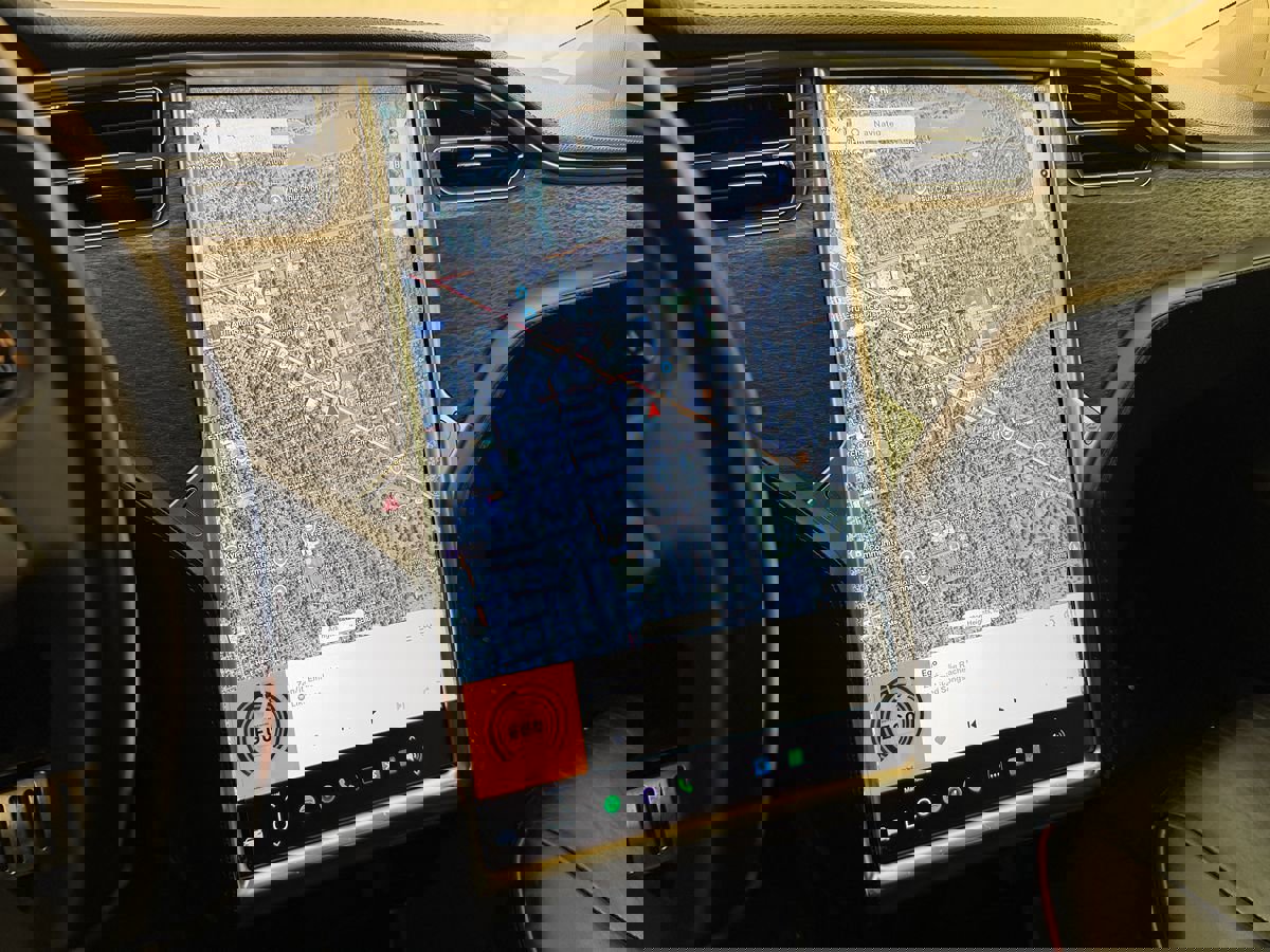 Used 2013 Tesla Model S Performance image 16