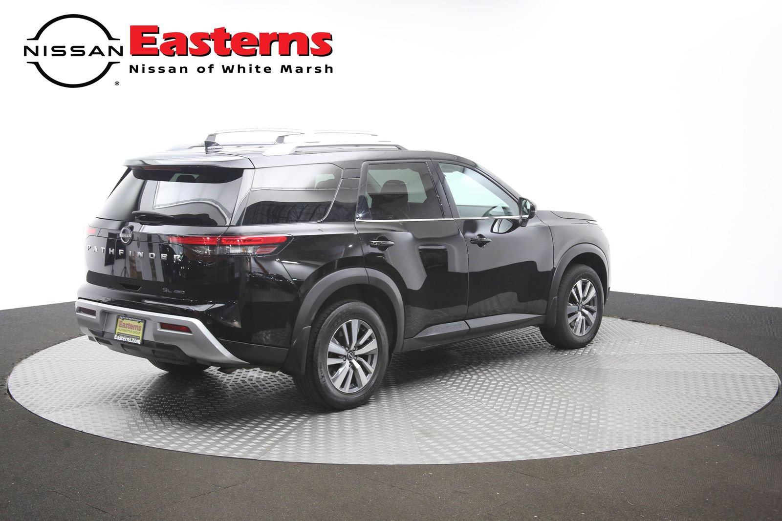 Used 2023 Nissan Pathfinder SL AWD/4WD image 41