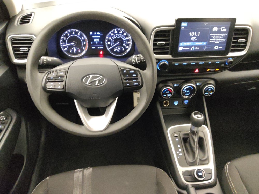 Used 2020 Hyundai Venue SEL image 22