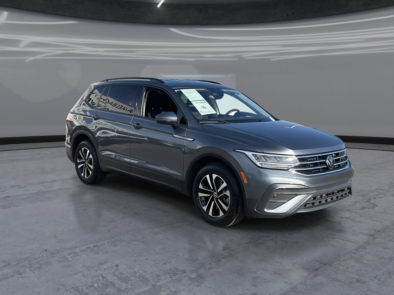 Used 2024 Volkswagen Tiguan S FWD image 2