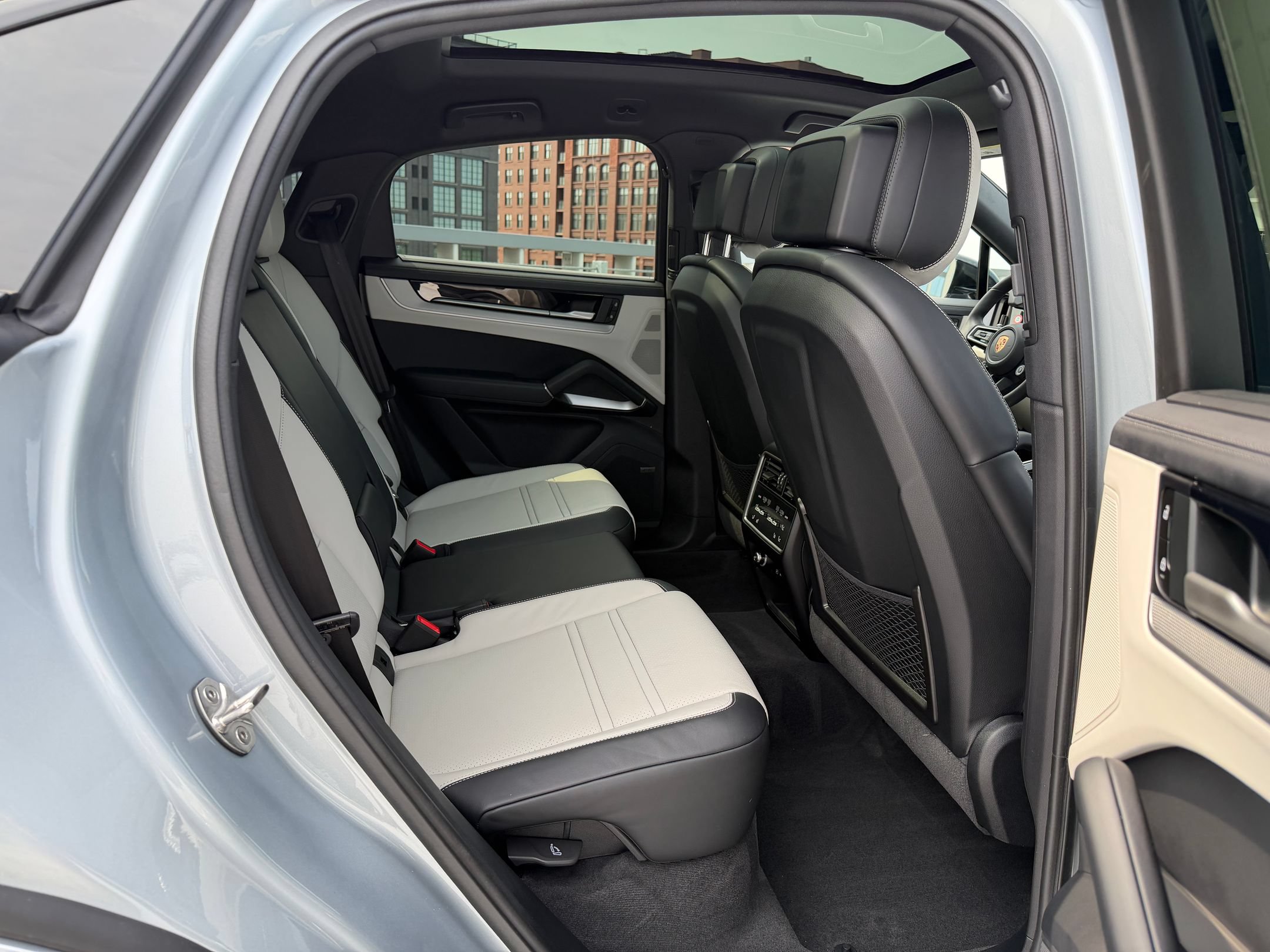 Certified 2026 Porsche Cayenne S AWD/4WD image 27