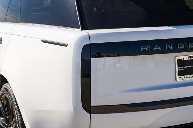 New 2025 Land Rover Range Rover SE image 7