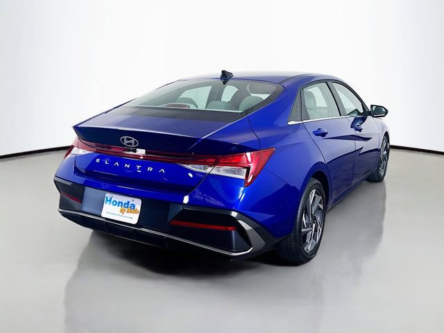 Used 2025 Hyundai Elantra SEL image 17