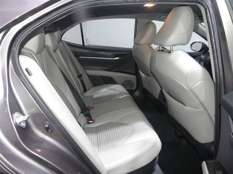 Used 2022 Toyota Camry SE w/ Cold Weather Package FWD image 28