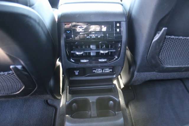 Used 2022 Jeep Grand Cherokee L Laredo image 28