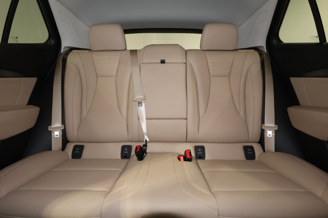 Certified 2026 Buick Envision Preferred AWD/4WD image 30