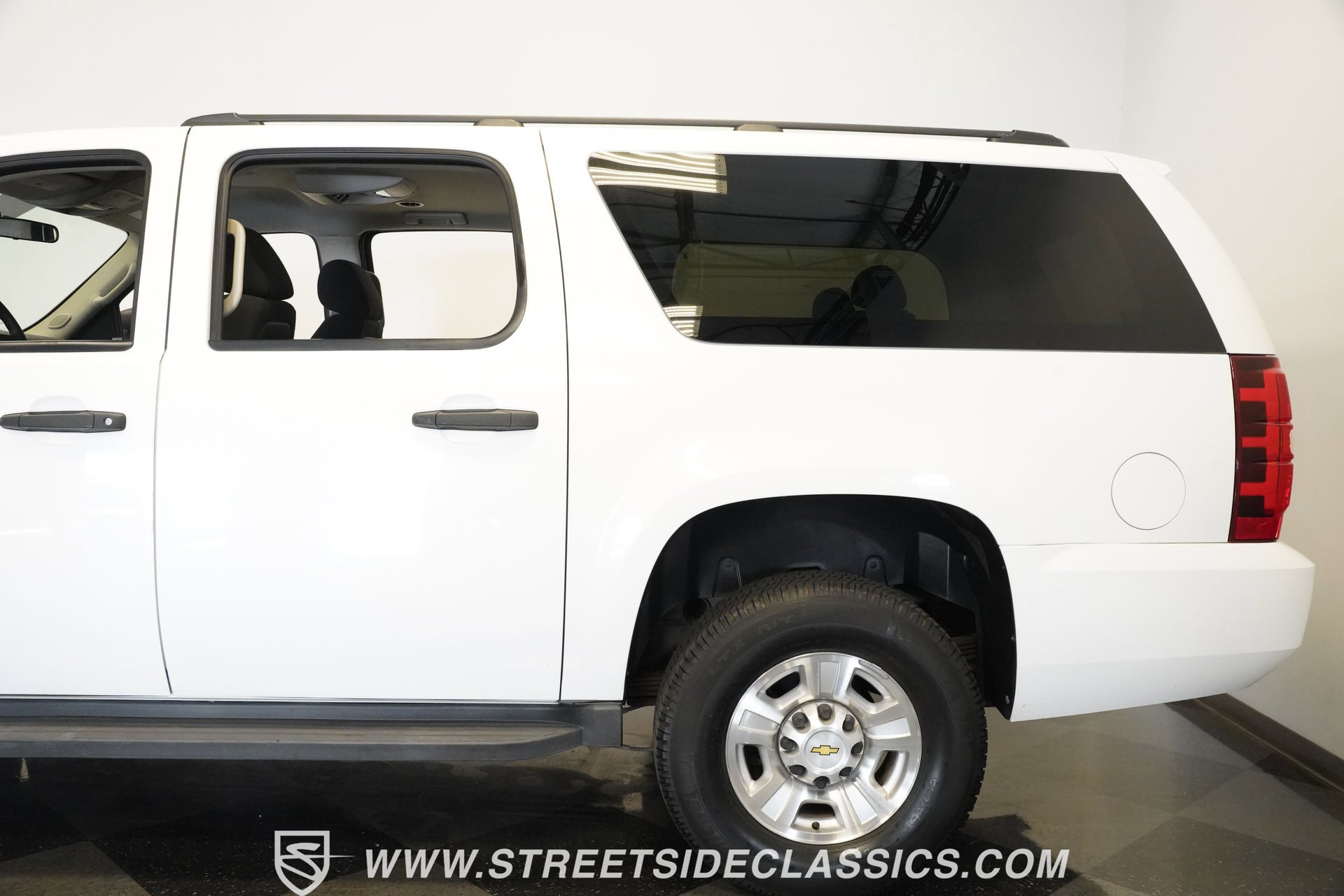 Used 2011 Chevrolet Suburban 2500 w/ Skid Plate Package image 26