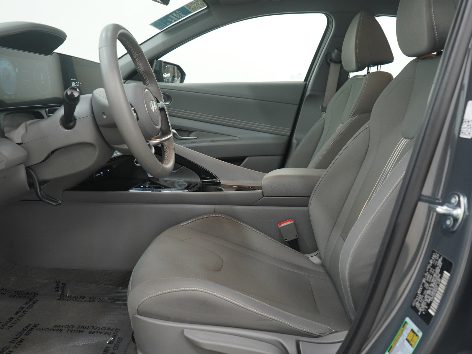 Used 2025 Hyundai Elantra SEL image 21