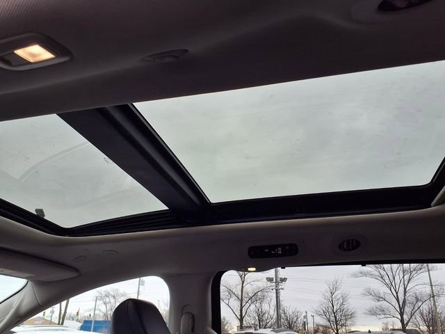 Used 2024 Chrysler Pacifica Limited FWD image 9