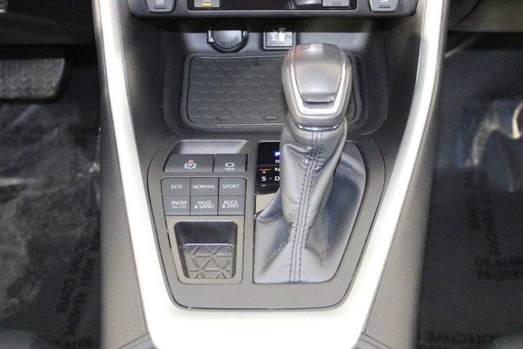 Used 2023 Toyota RAV4 XLE Premium image 38