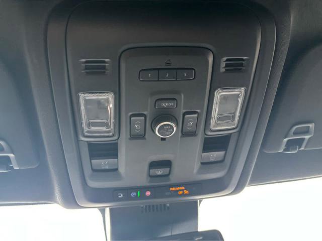 Used 2023 Chevrolet Suburban RST w/ Luxury Package image 23