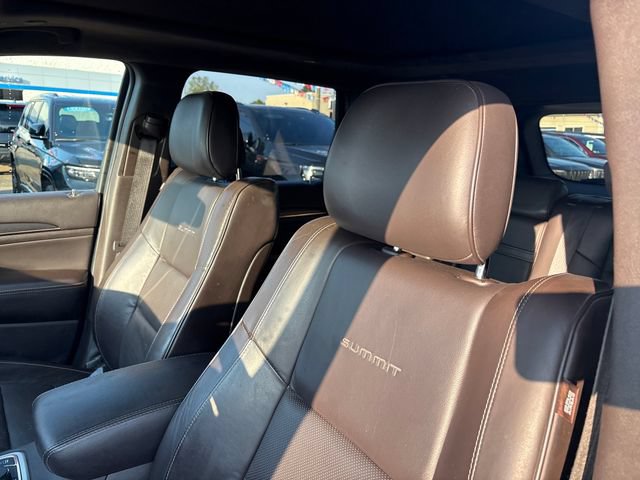 Used 2019 Jeep Grand Cherokee Summit w/ Skid Plate Group AWD/4WD image 9