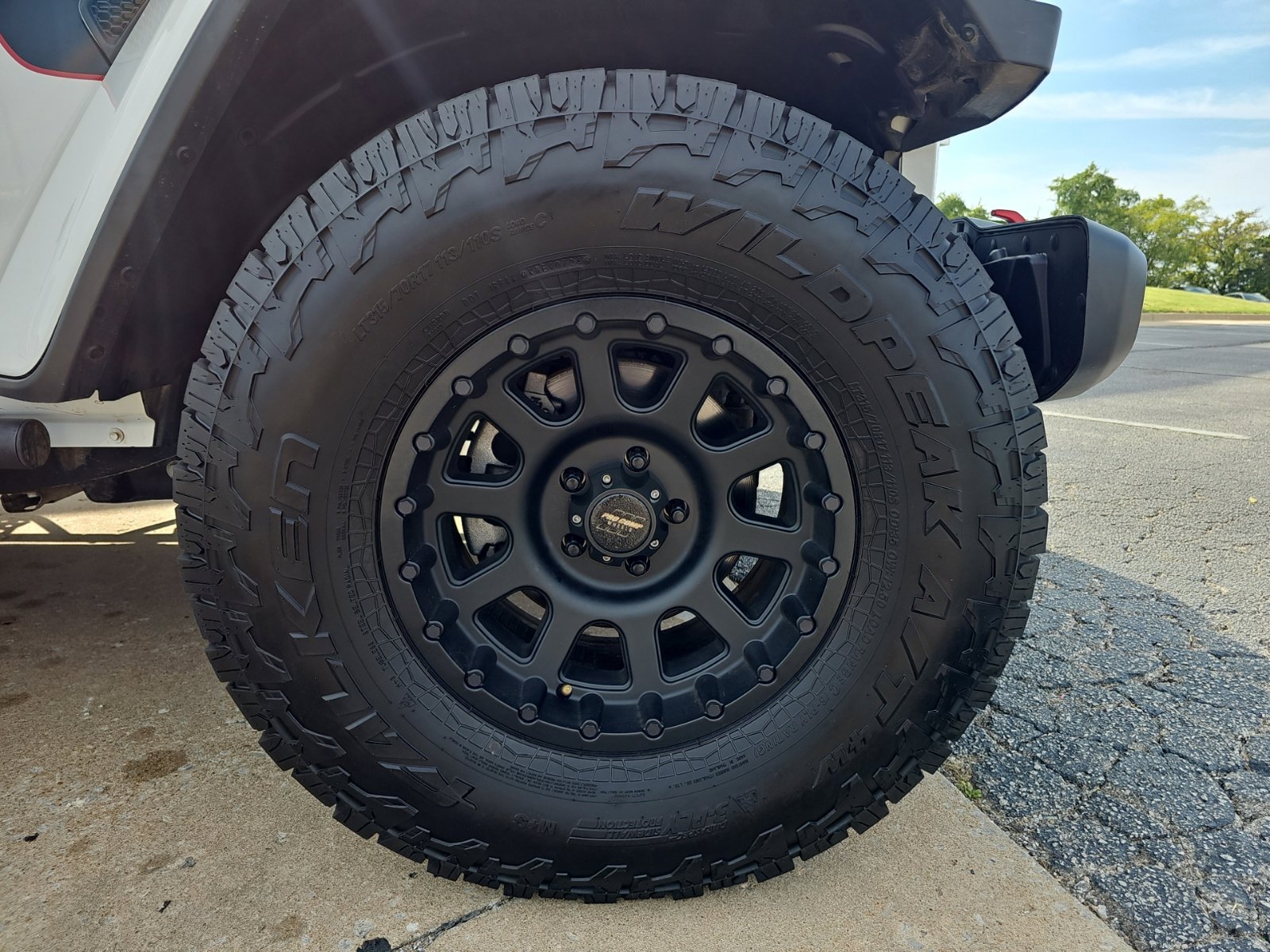 Used 2018 Jeep Wrangler Unlimited Rubicon AWD/4WD image 3