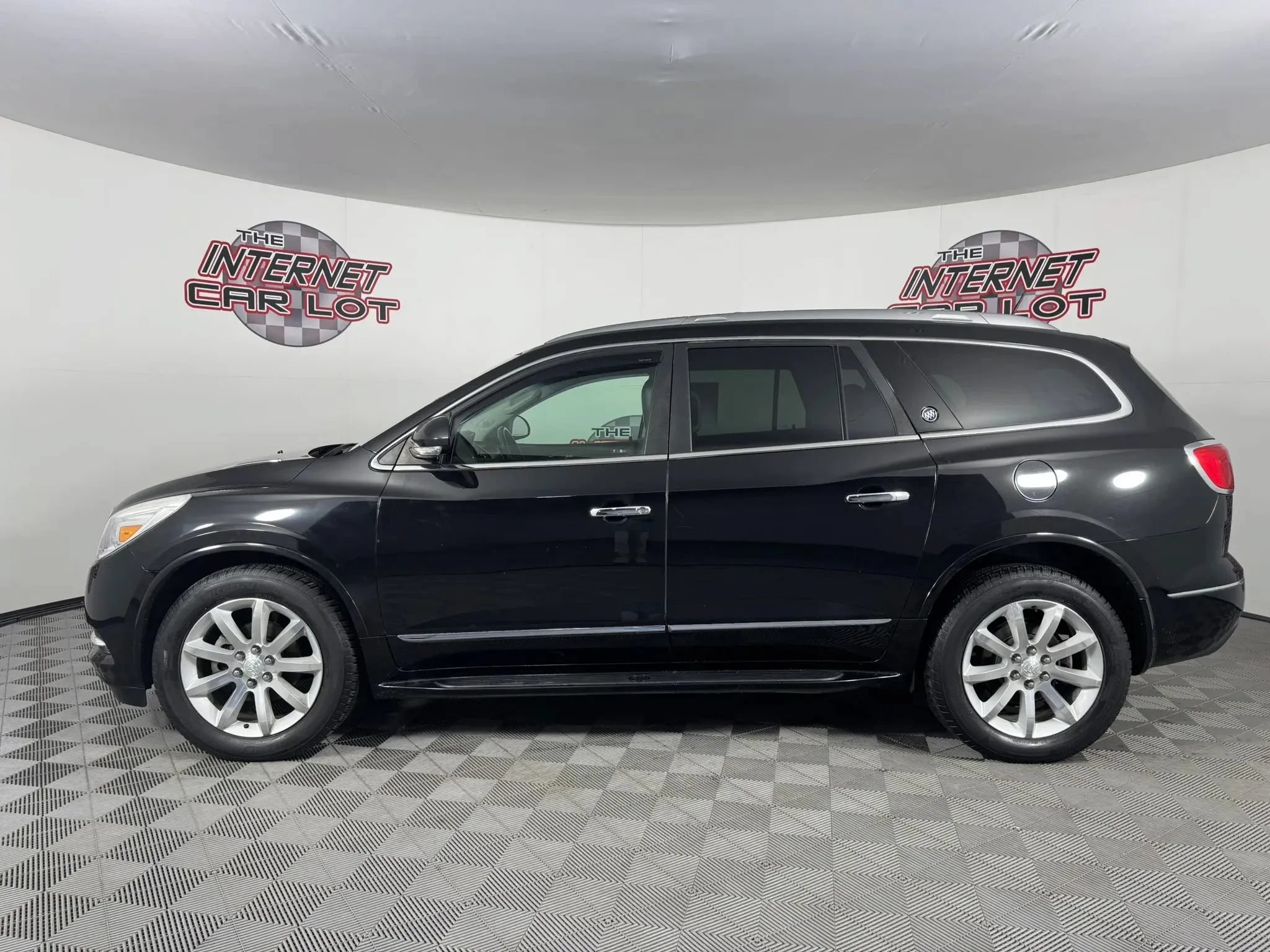 Used 2017 Buick Enclave Premium w/ Experience Buick Package AWD/4WD image 4