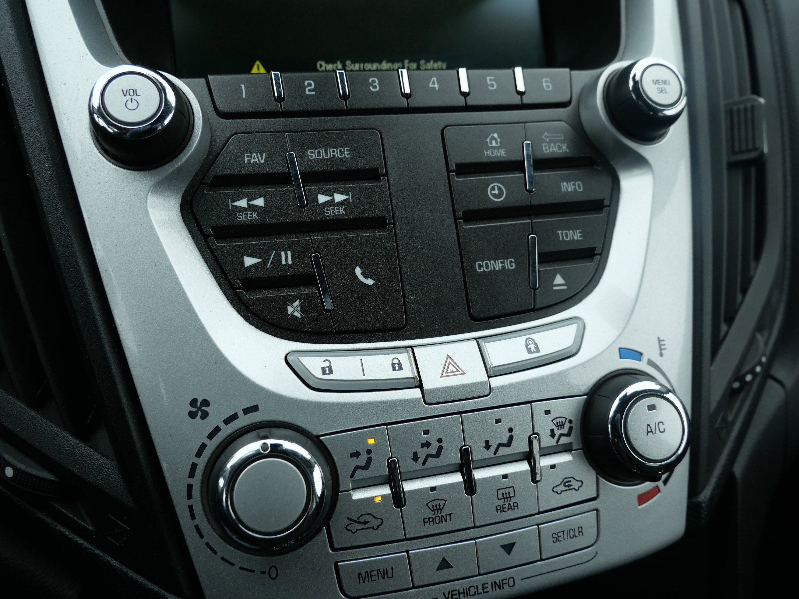 Used 2014 Chevrolet Equinox LT w/ Driver Convenience Package image 28