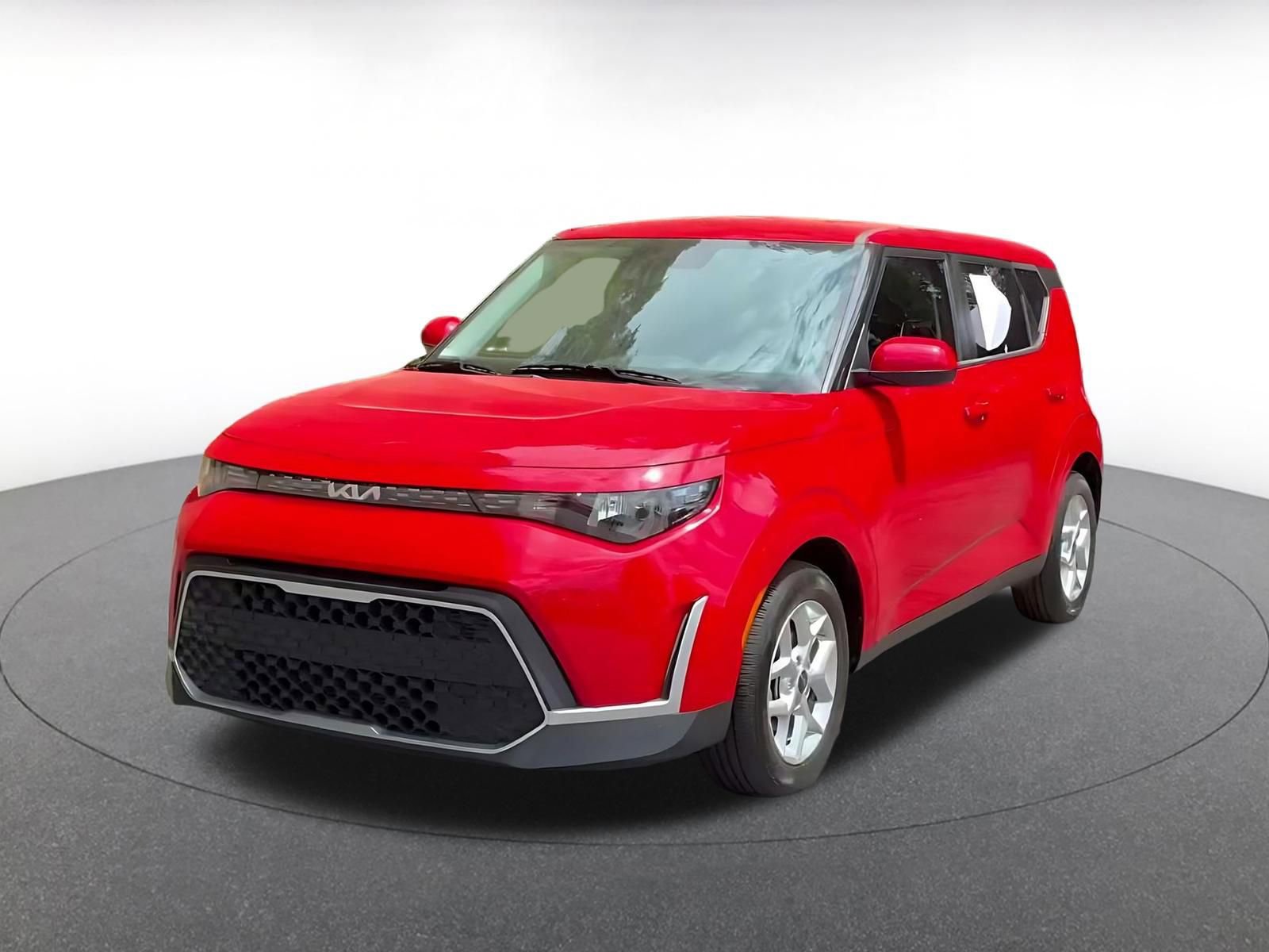 Used 2025 Kia Soul LX w/ LX Technology Package FWD image 8