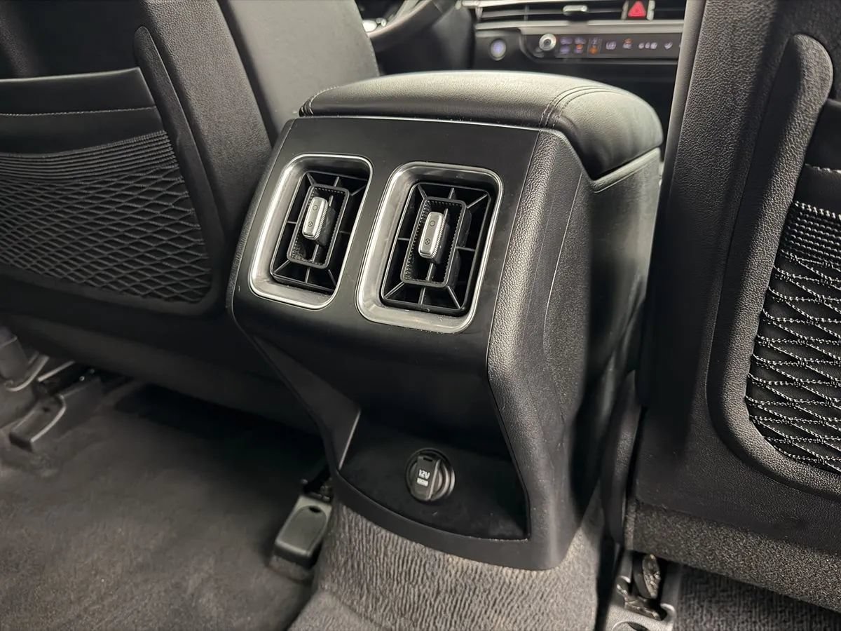 Used 2024 Kia Sorento S FWD image 28