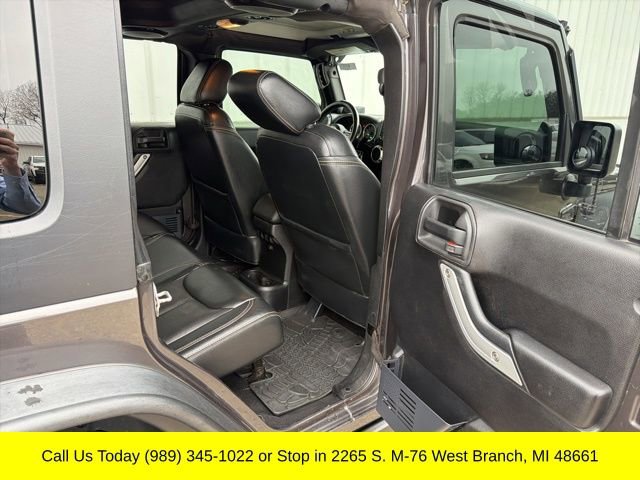 Used 2014 Jeep Wrangler Unlimited Rubicon w/ Max Tow Package AWD/4WD image 36