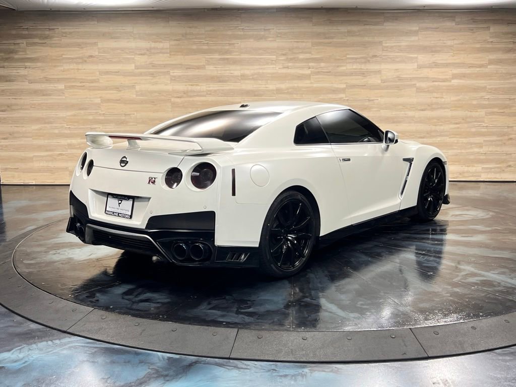 Used 2020 Nissan GT-R Premium AWD/4WD image 14