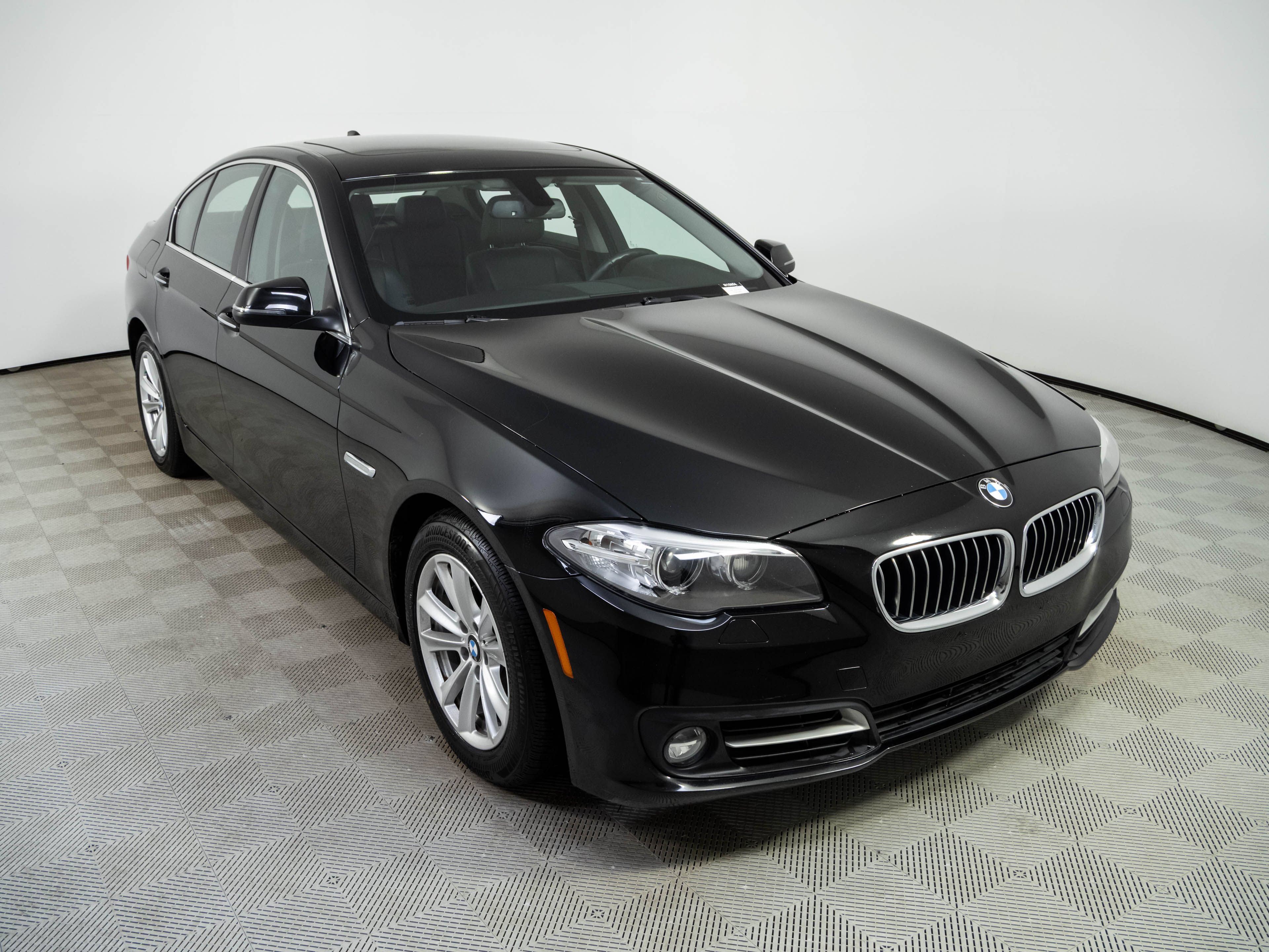 Used 2015 BMW 528i xDrive Sedan AWD/4WD image 25