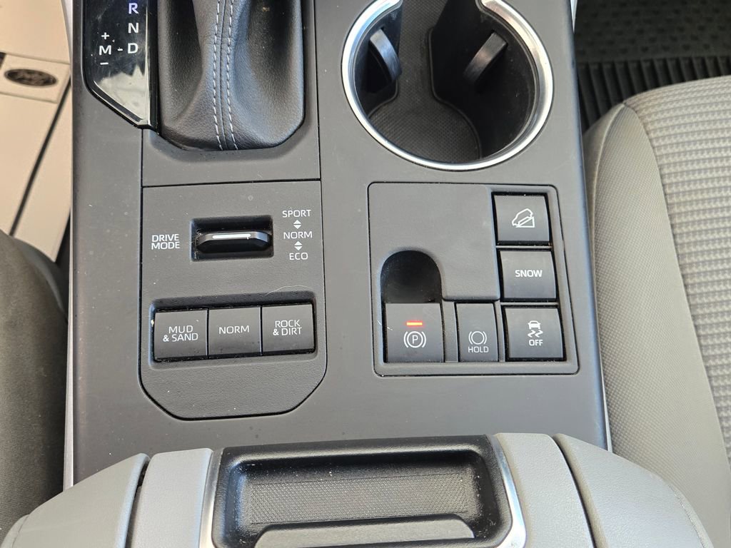 Used 2023 Toyota Highlander LE image 20