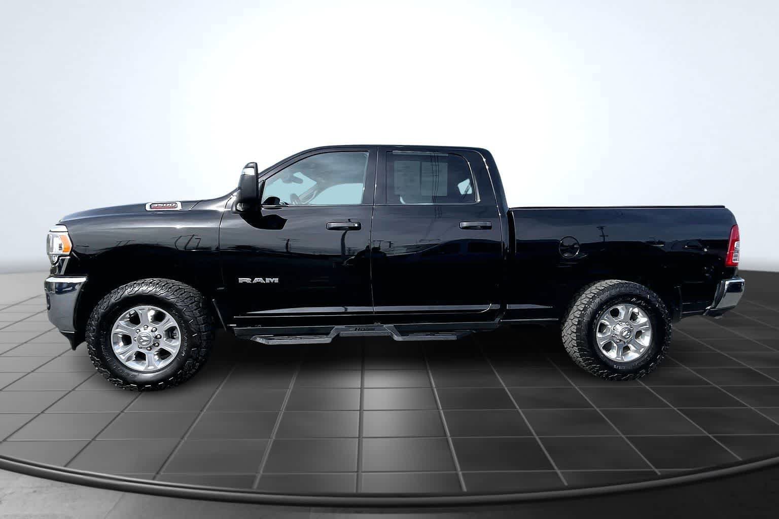 Used 2024 RAM 3500 Big Horn w/ Bed Utility Group AWD/4WD image 3
