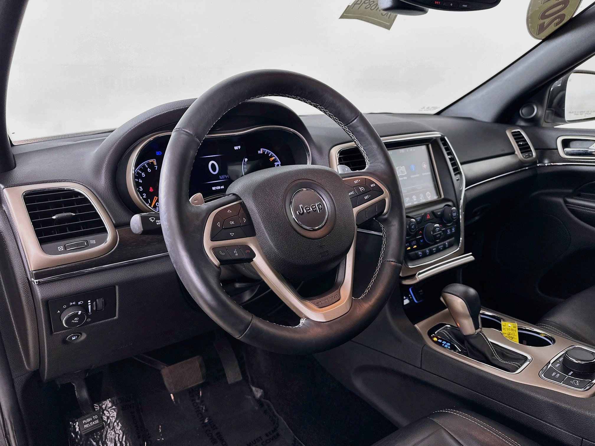 Used 2017 Jeep Grand Cherokee Limited AWD/4WD image 9