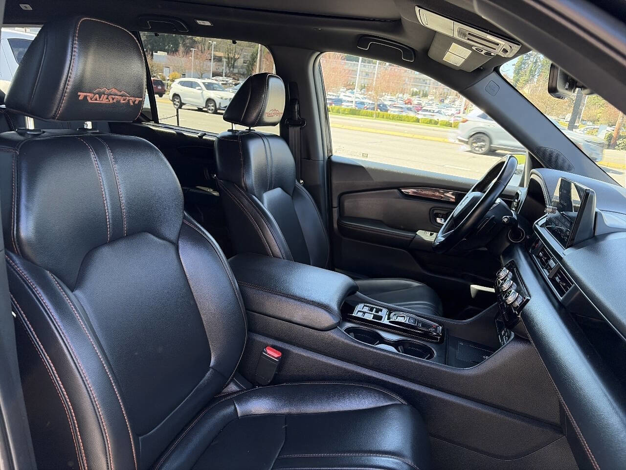 Used 2025 Honda Pilot TrailSport image 21