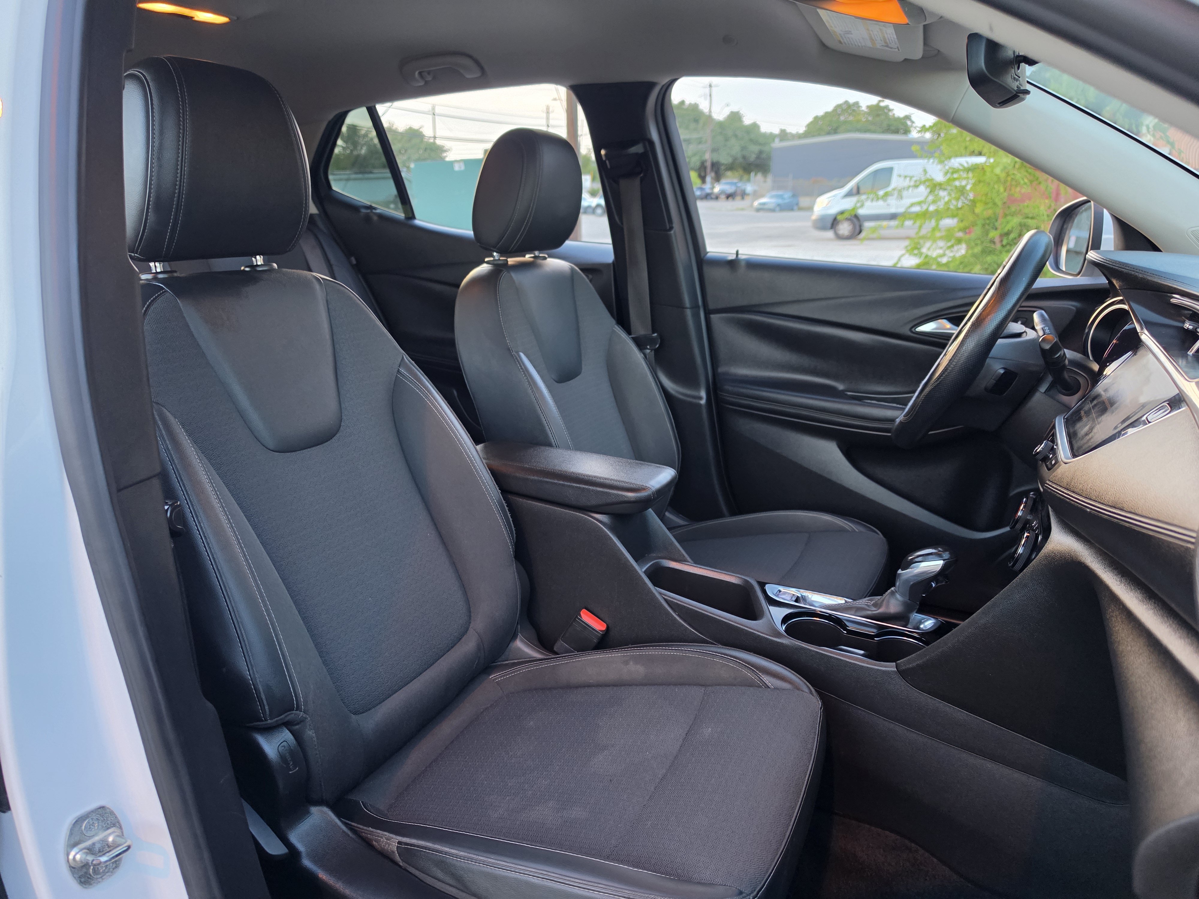 Used 2020 Buick Encore GX Preferred w/ Cold Weather Comfort Package FWD image 16