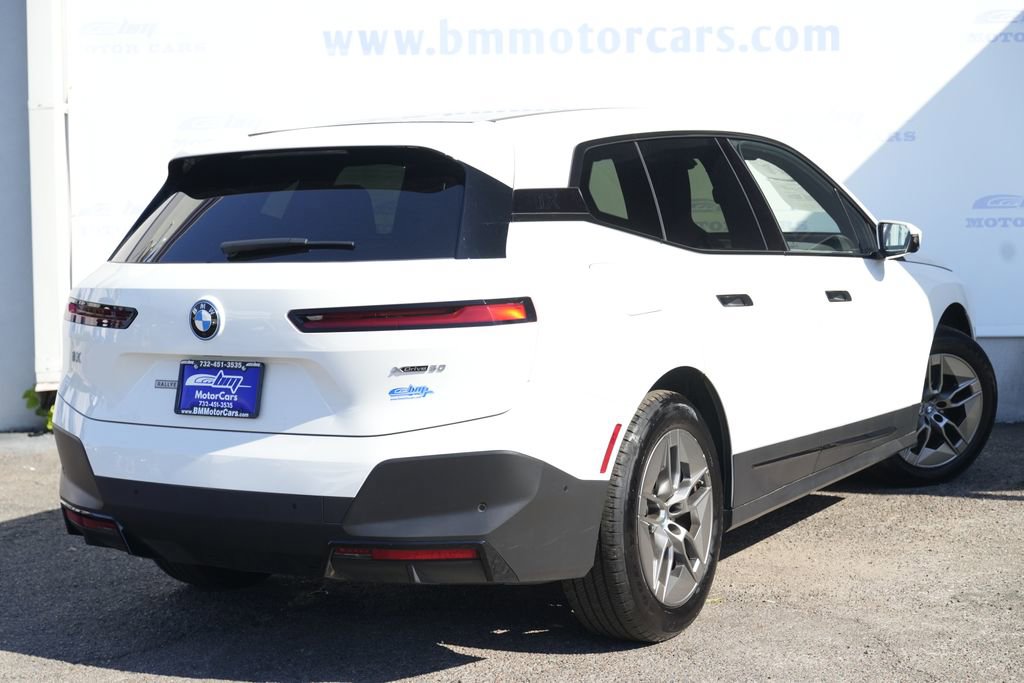 Used 2022 BMW iX xDrive50 w/ Premium Package image 3