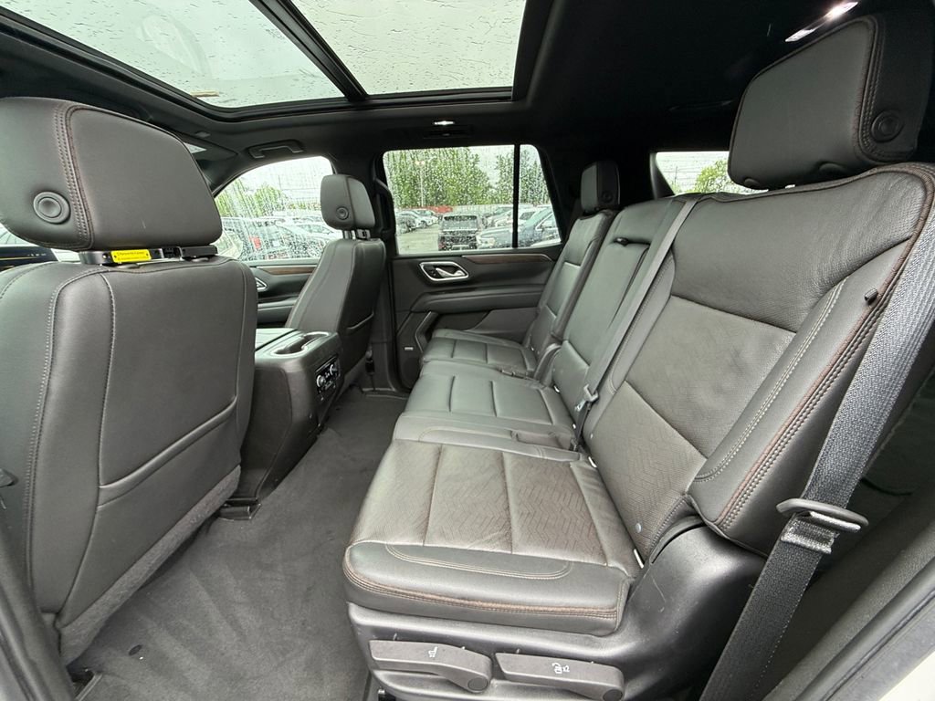 Used 2022 Chevrolet Tahoe High Country w/ Premium Package 2 AWD/4WD image 24