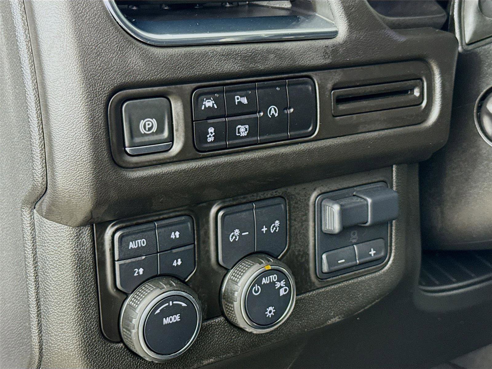 Used 2024 Chevrolet Tahoe RST w/ Luxury Package AWD/4WD image 7