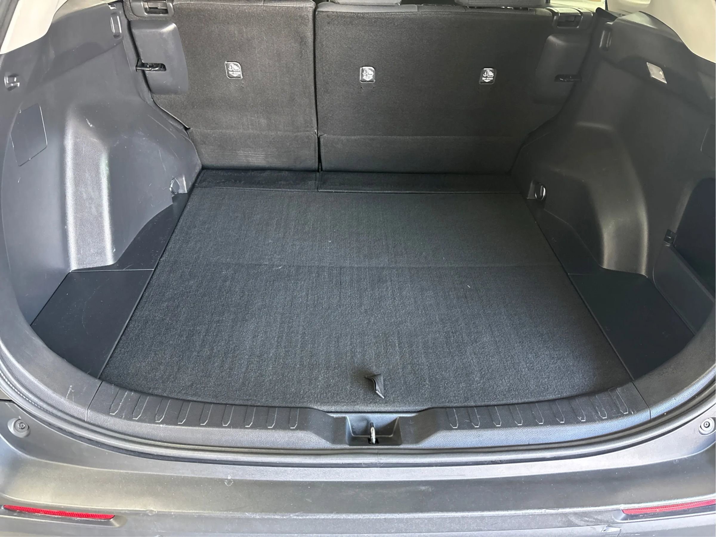 Used 2021 Toyota RAV4 LE image 16