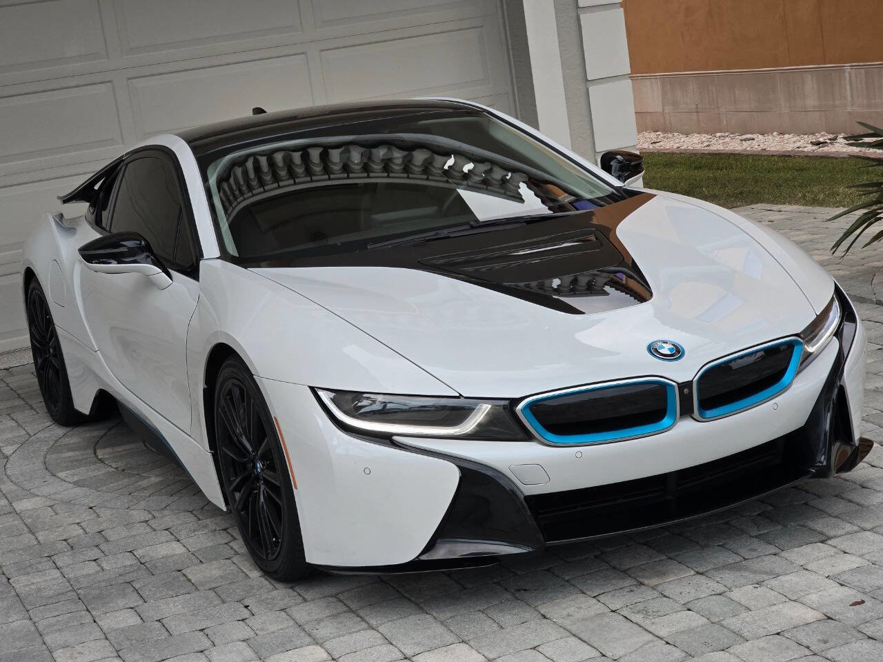 Used 2019 BMW i8 Coupe image 27