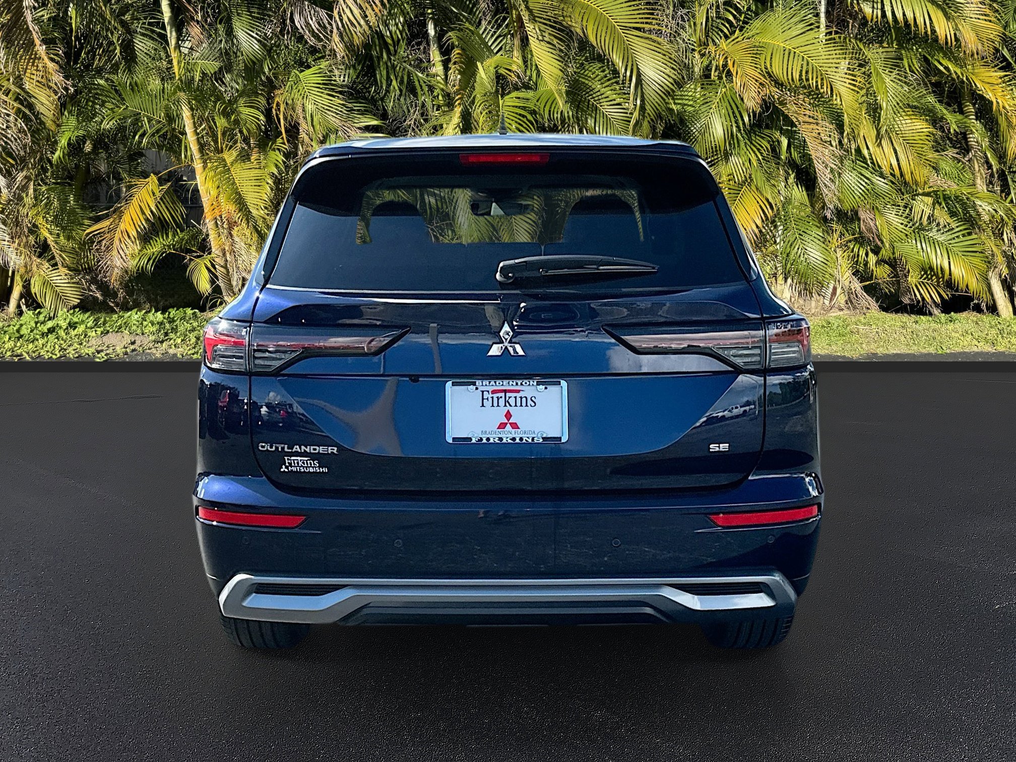 New 2025 Mitsubishi Outlander SE image 4