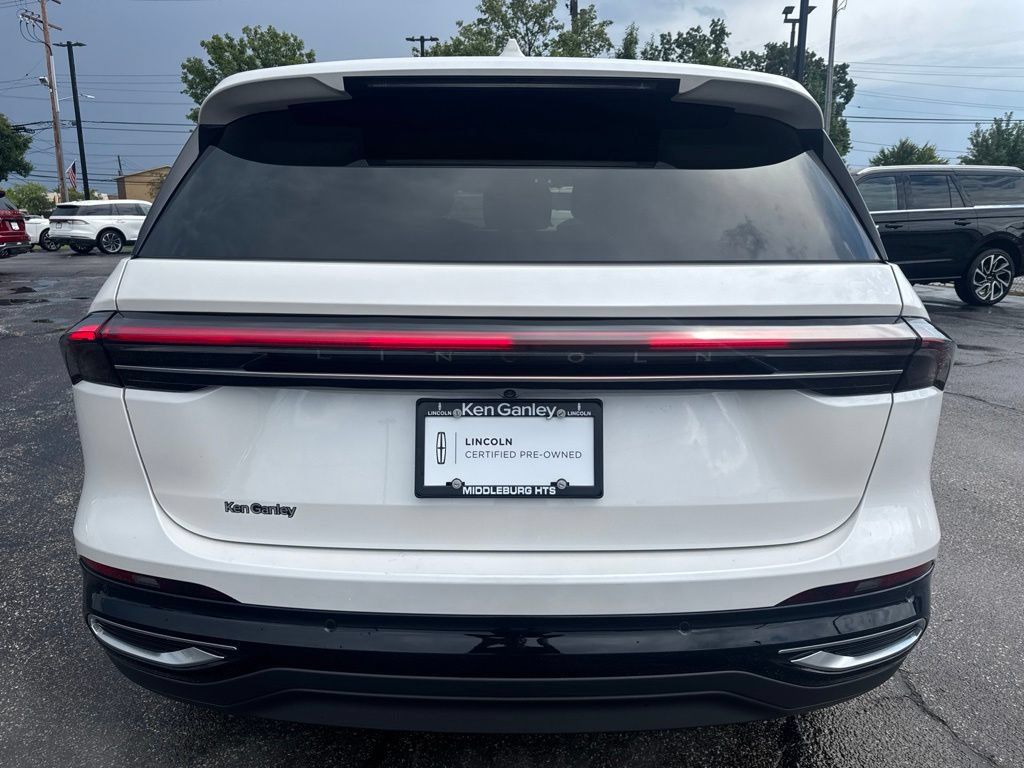 Used 2025 Lincoln Nautilus Premier AWD/4WD image 6