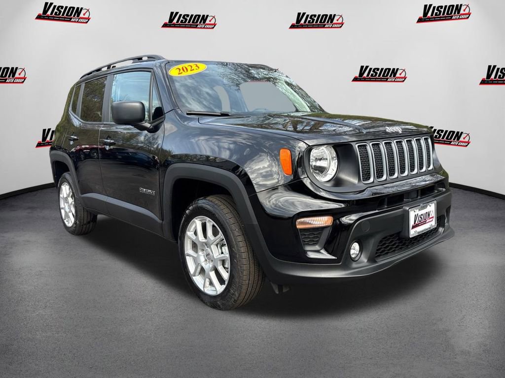 Used 2023 Jeep Renegade Latitude w/ Sun/Sound Group image 3