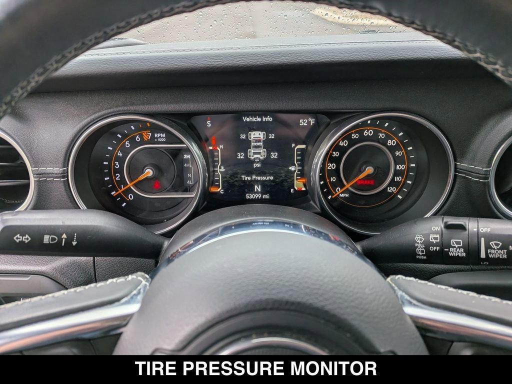 Used 2018 Jeep Wrangler Unlimited Sahara AWD/4WD image 21