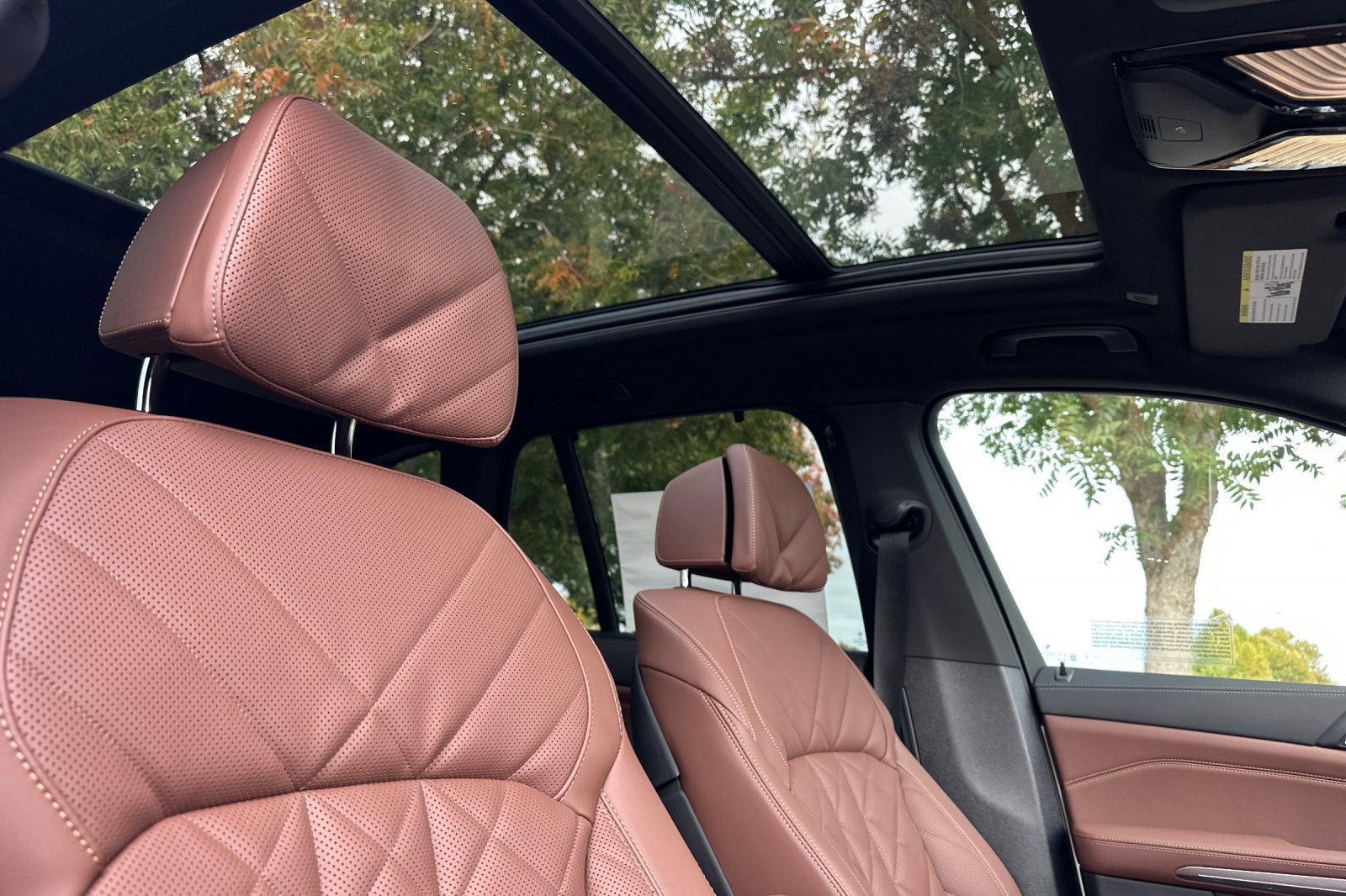 New 2026 BMW X5 M60i w/ Climate Comfort Package image 14