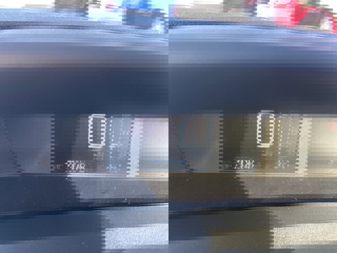 Used 2021 Toyota Prius LE image 7