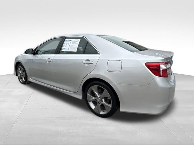 Used 2013 Toyota Camry SE w/ Leather Pkg FWD image 5