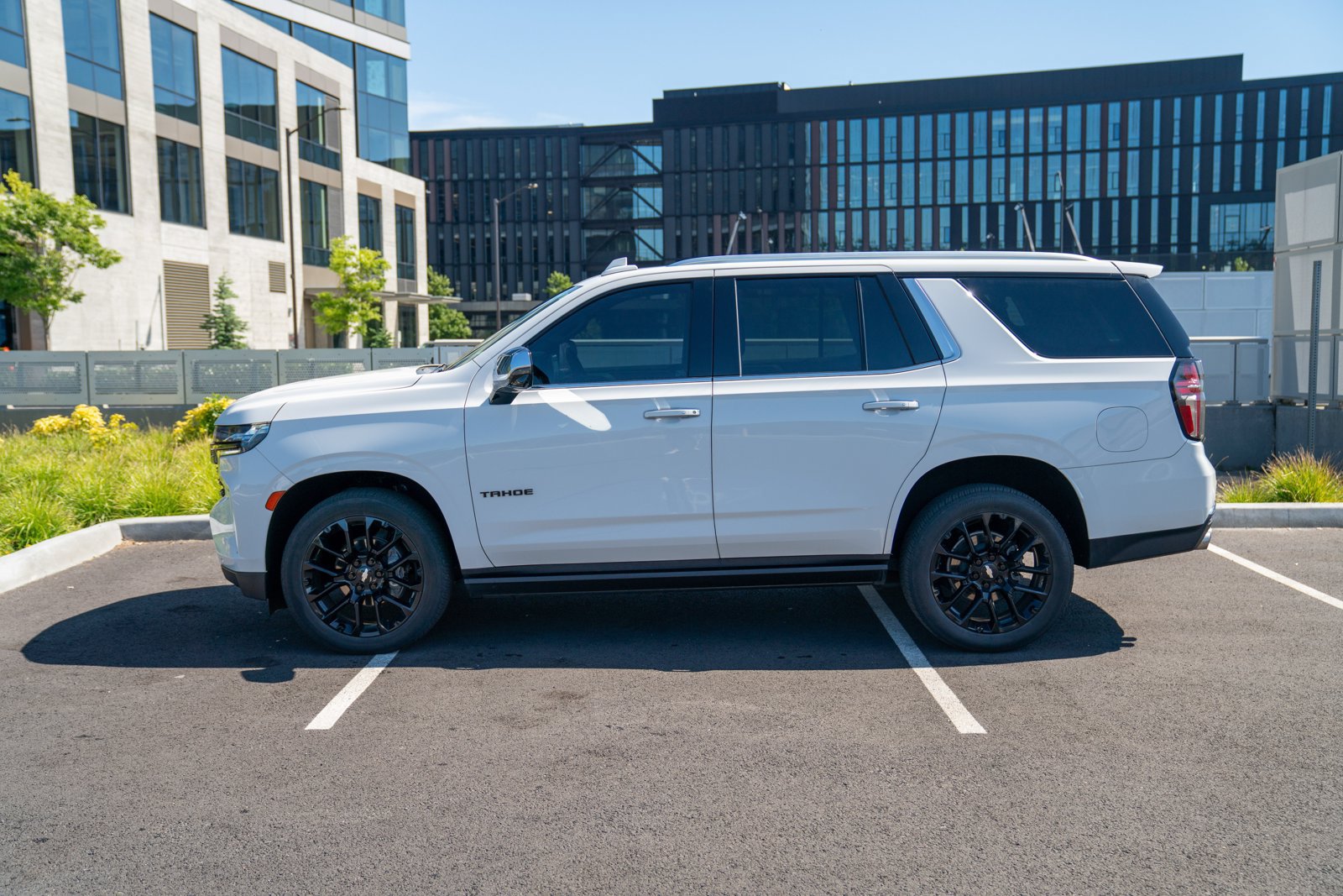 Used 2023 Chevrolet Tahoe Premier AWD/4WD image 2