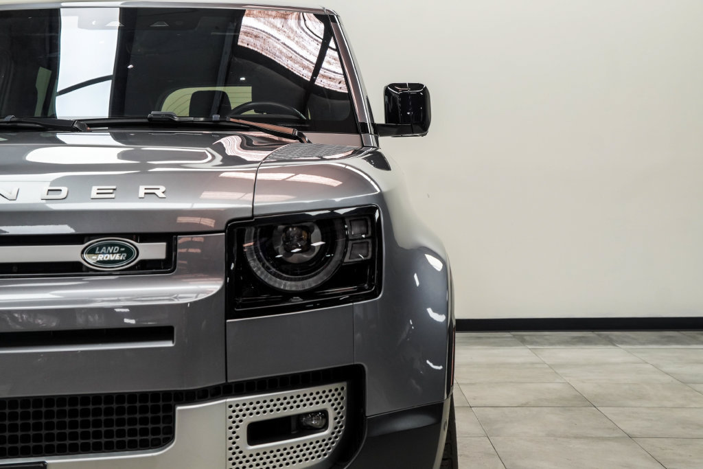 Used 2023 Land Rover Defender 130 SE AWD/4WD image 6