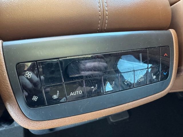 Used 2024 Nissan Pathfinder Platinum w/ Cargo Package image 26