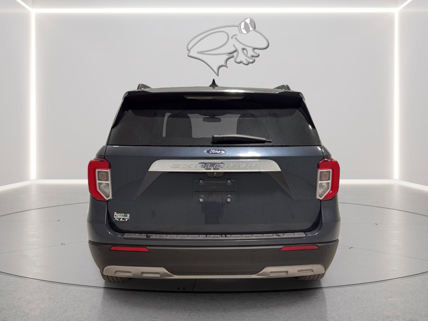 Used 2022 Ford Explorer XLT w/ Equipment Group 202A image 5