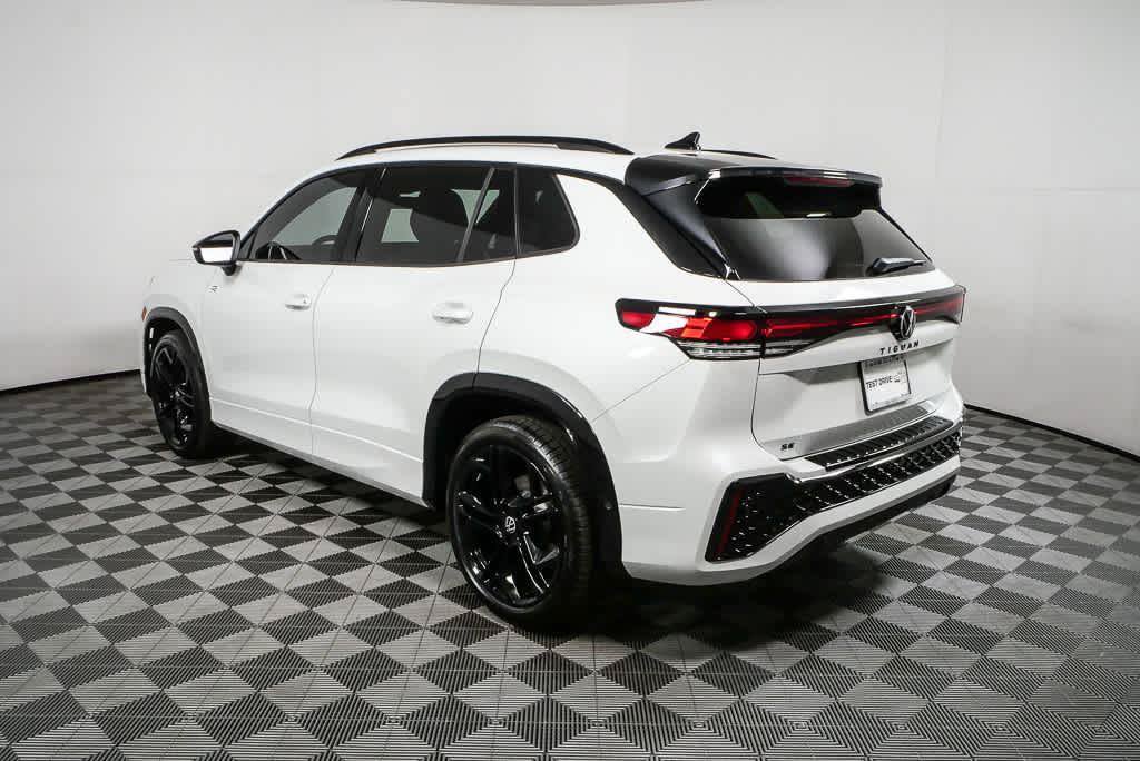 New 2026 Volkswagen Tiguan SE R-Line FWD image 31