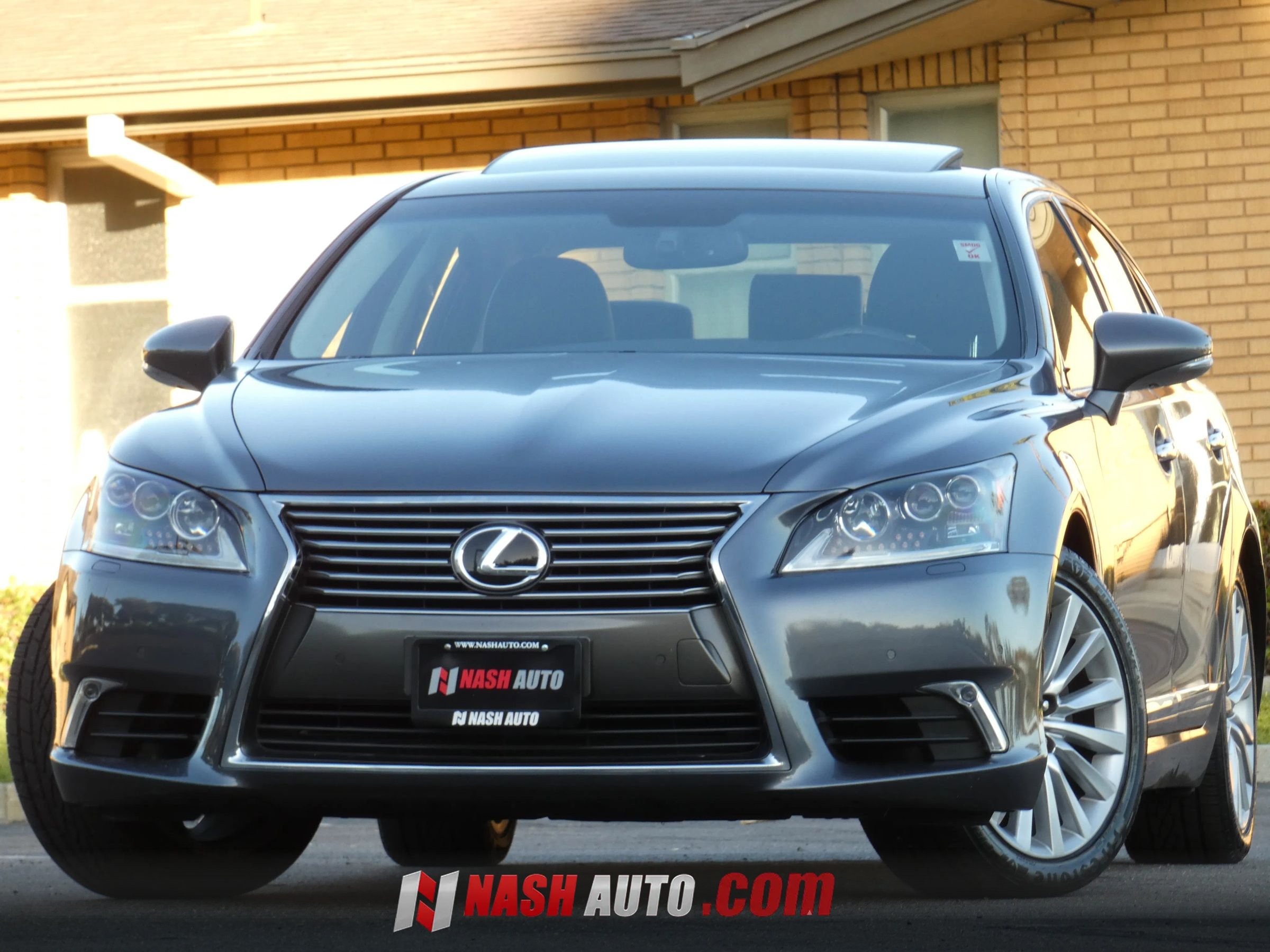 Used 2013 Lexus LS 460 w/ Ultra Luxury Pkg RWD image 2